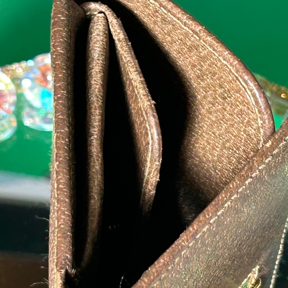 Gucci Brown Leather Wallet with Gold Accent Approx. 4.5” x 3” w/Box EUC - Picture 16 of 17